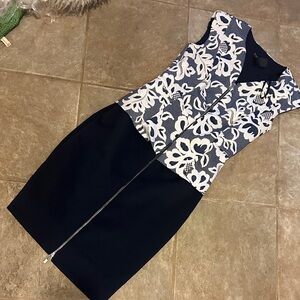 Enfocus Studio Black and White Patterned Dress with zipper in front. Size 4